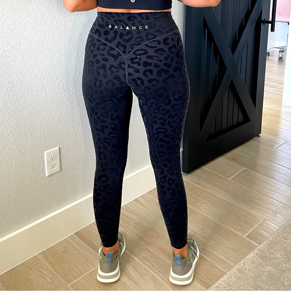 Balance Athletica Lux Black Panther